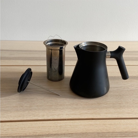 Fellow Raven Stovetop Tea Kettle Matte Black - Picture 5 of 6